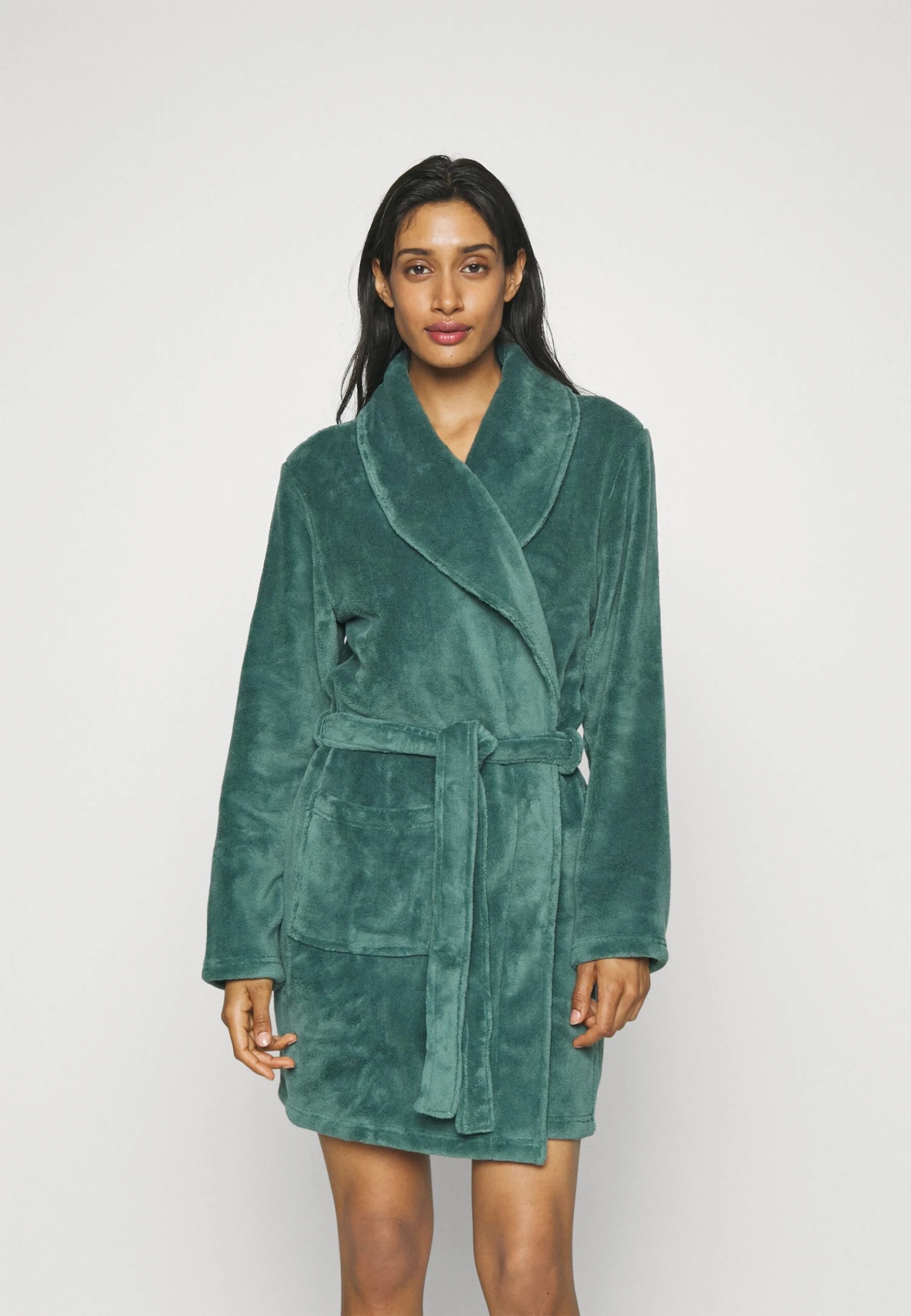 Anna Field Albornoz - Green 1 Anna Field Albornoz - Green