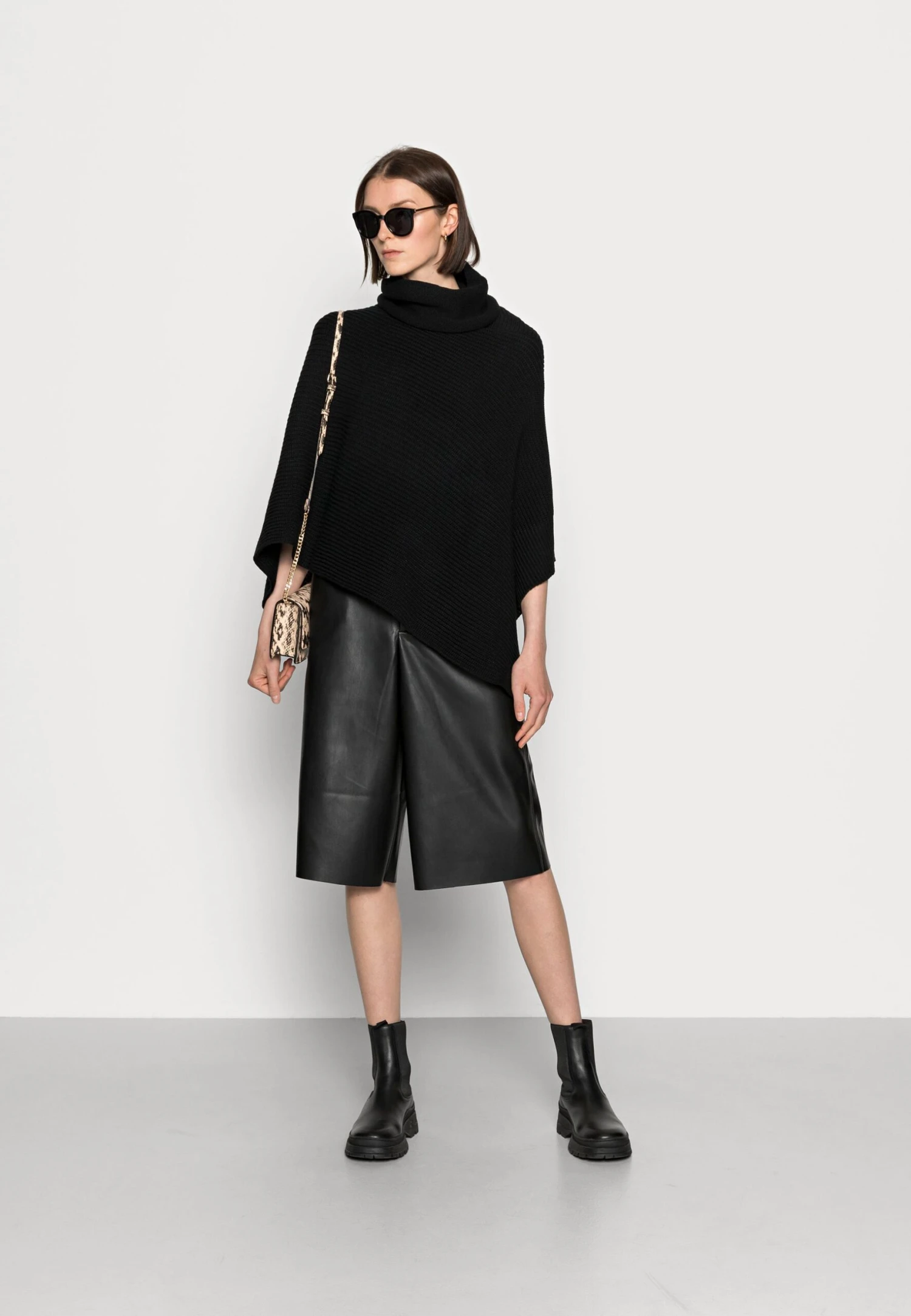 Anna Field Poncho - Black 2 Anna Field Poncho - Black - Imagen 2