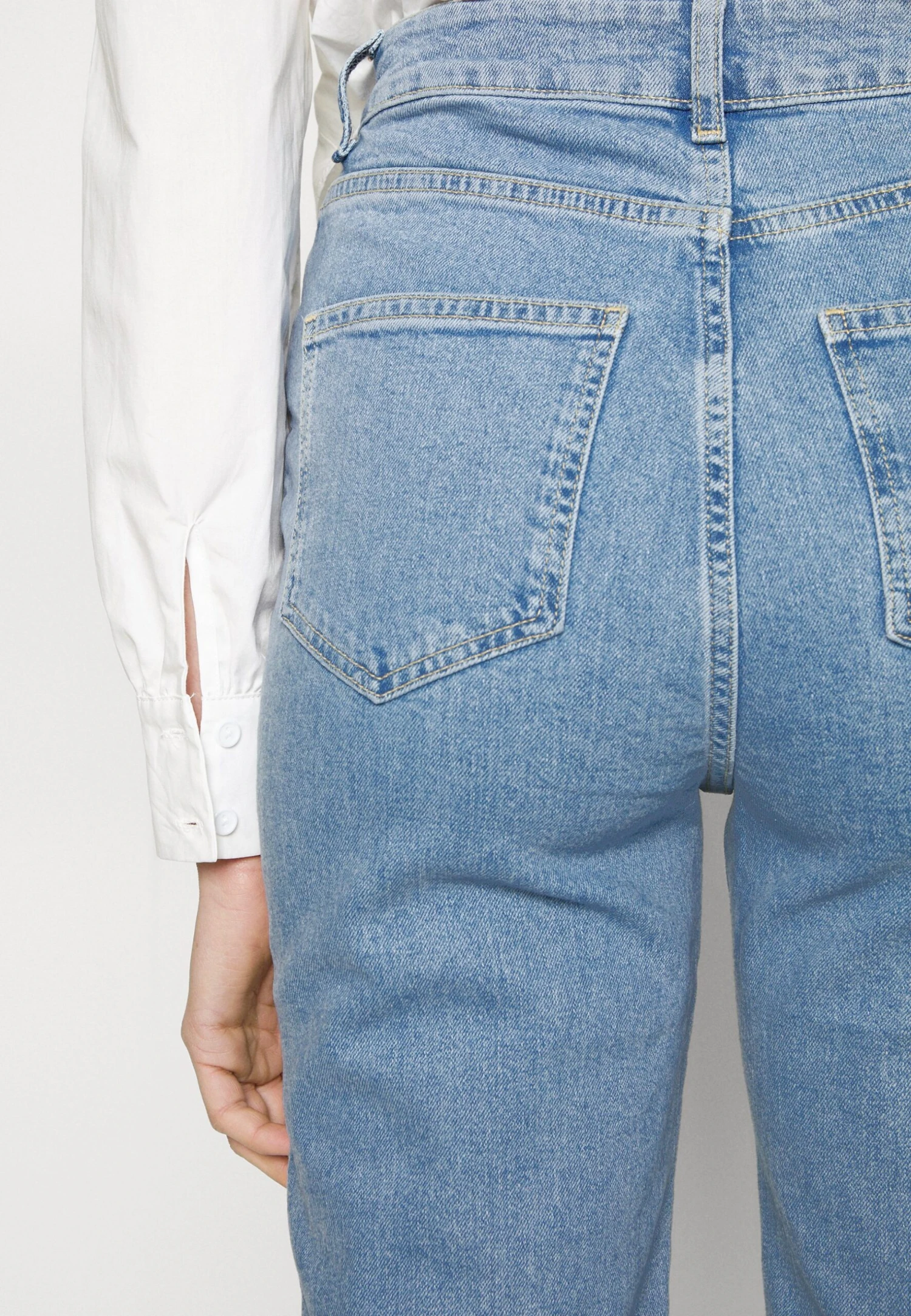 Vaqueros Slim Fit - Light Blue Denim 5 Vaqueros Slim Fit - Light Blue Denim - Imagen 5