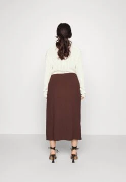 Curvy Textured Sarong Midi Skirt - Falda Cruzada - Brown 8 Curvy Textured Sarong Midi Skirt - Falda Cruzada - Brown -Ofertas Anna Field Tienda 7981b9a875064054b0948e6688d4bf58