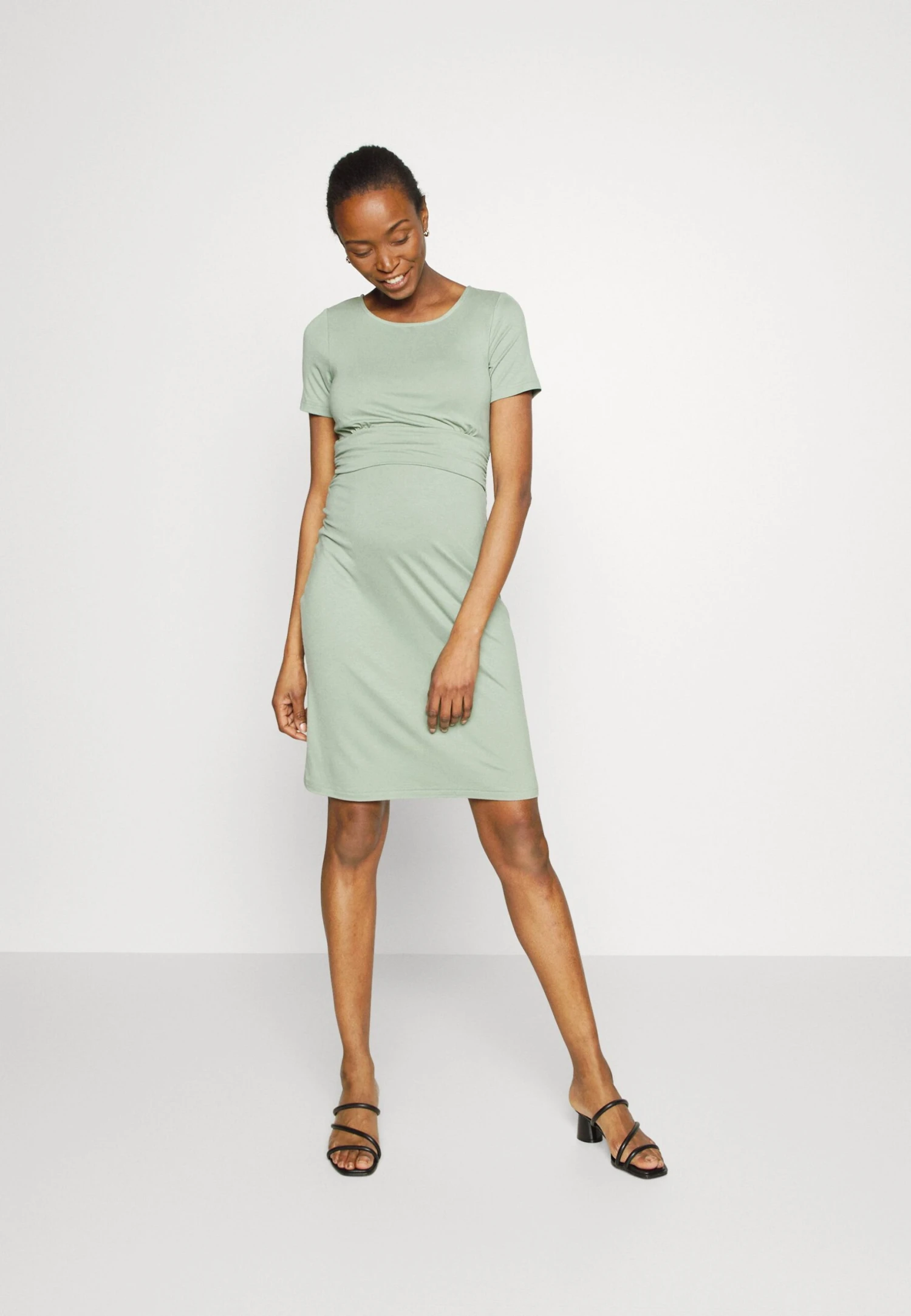 Short Sleeves Ruched Waist Mini Flared Dress - Vestido Ligero - Light Green 2 Short Sleeves Ruched Waist Mini Flared Dress - Vestido Ligero - Light Green - Imagen 2