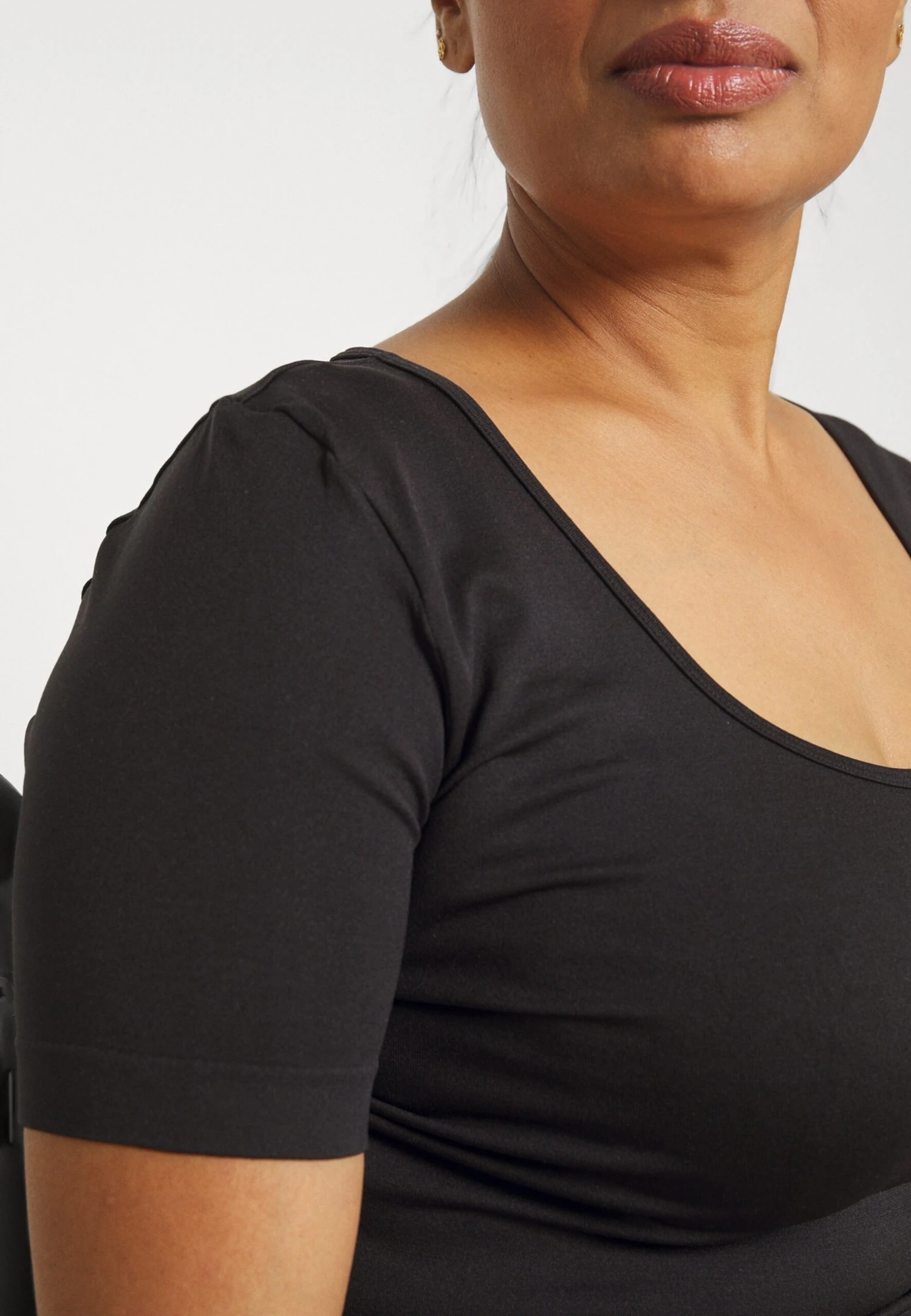 Anna Field Camiseta Básica - Black 8 Anna Field Camiseta Básica - Black - Imagen 8