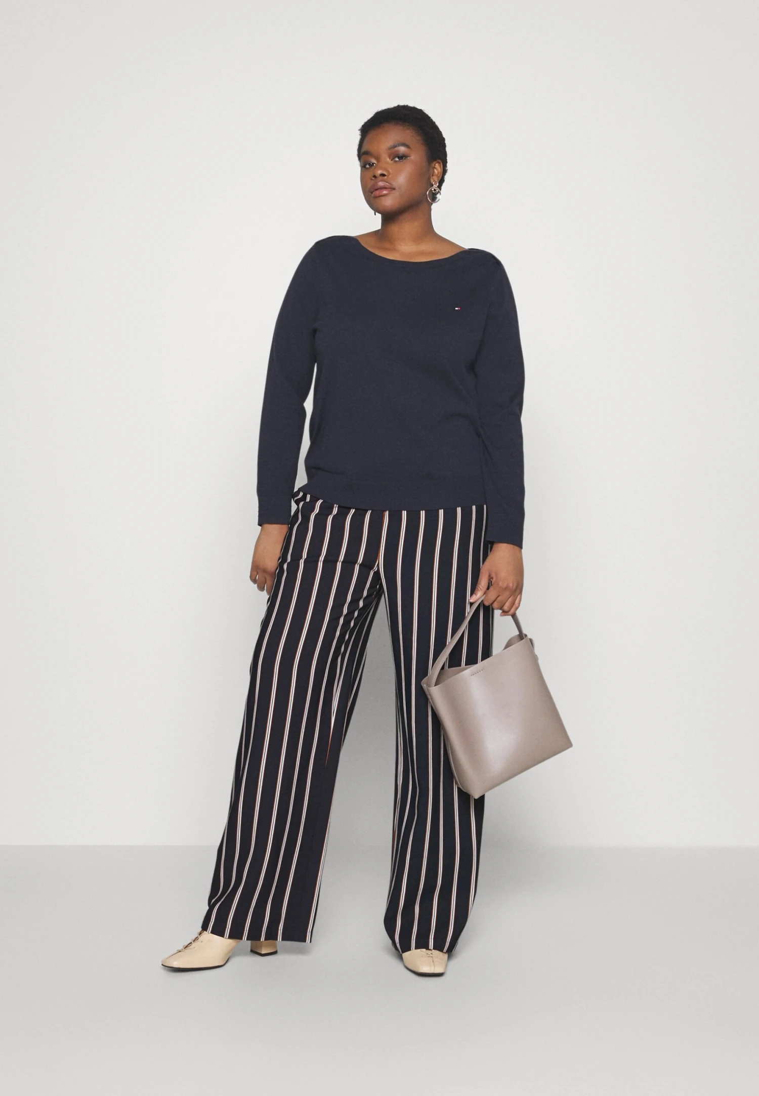 Wide Leg Pant - Pantalones - Dark Blue/Brown/White 2 Wide Leg Pant - Pantalones - Dark Blue/Brown/White - Imagen 2