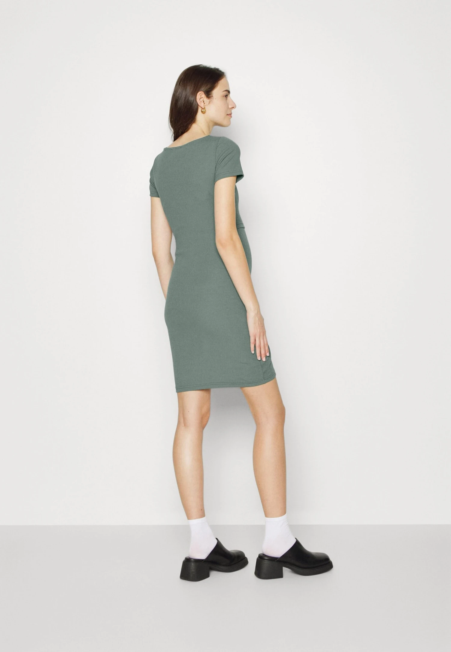 Short Sleeves- Vestido Ligero - Green 3 Short Sleeves- Vestido Ligero - Green - Imagen 3