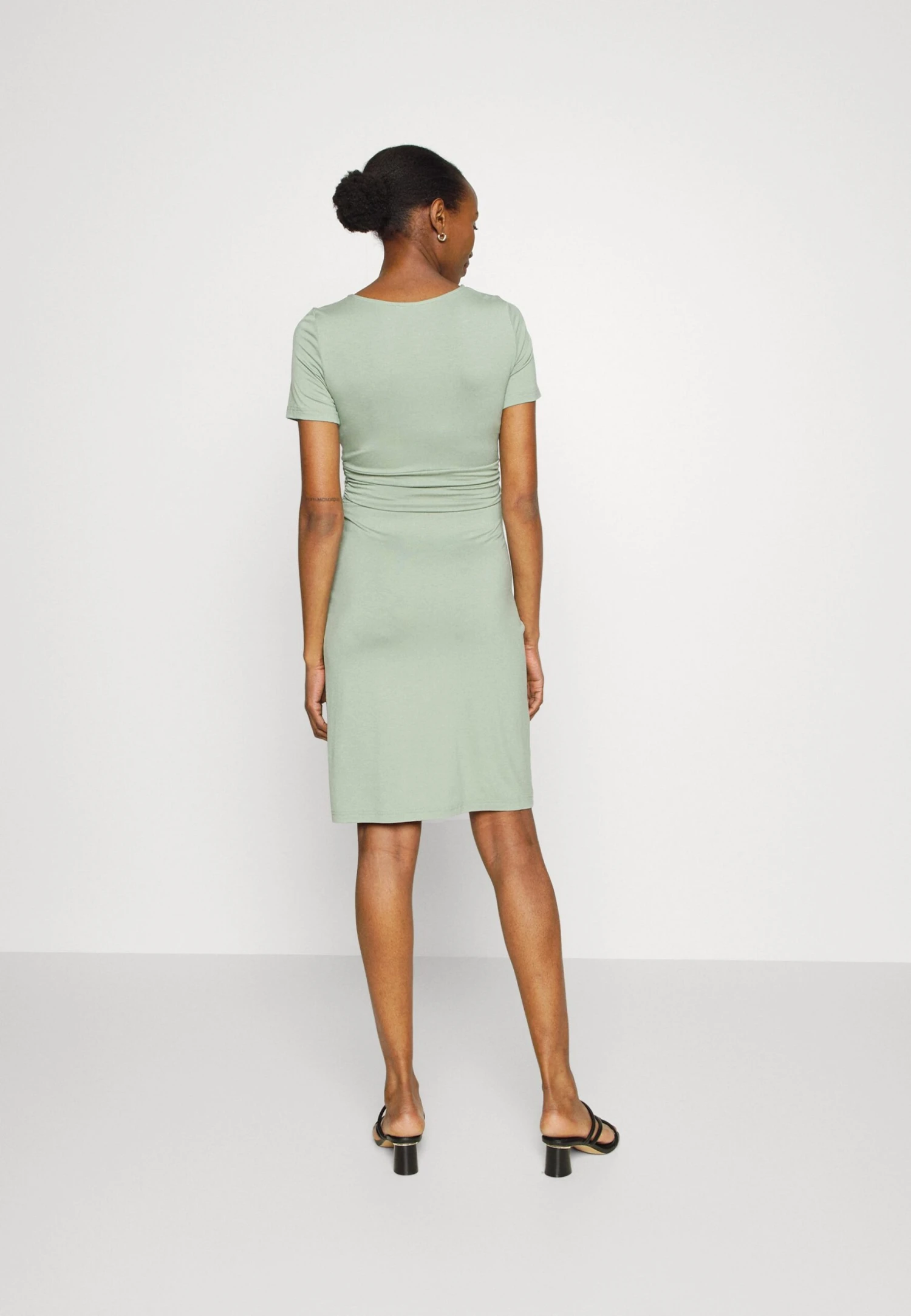 Short Sleeves Ruched Waist Mini Flared Dress - Vestido Ligero - Light Green 3 Short Sleeves Ruched Waist Mini Flared Dress - Vestido Ligero - Light Green - Imagen 3