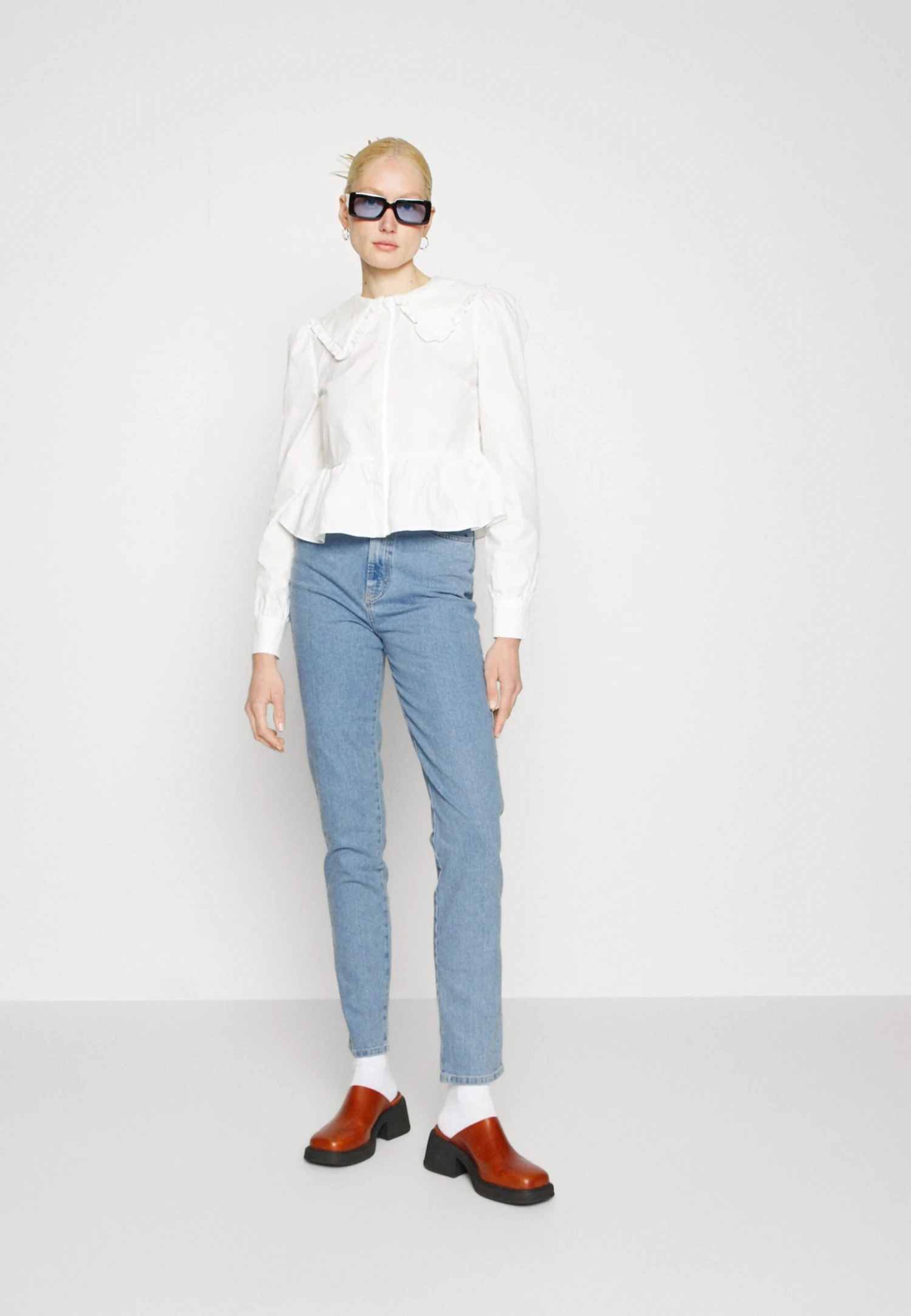 Vaqueros Slim Fit - Light Blue Denim 2 Vaqueros Slim Fit - Light Blue Denim - Imagen 2