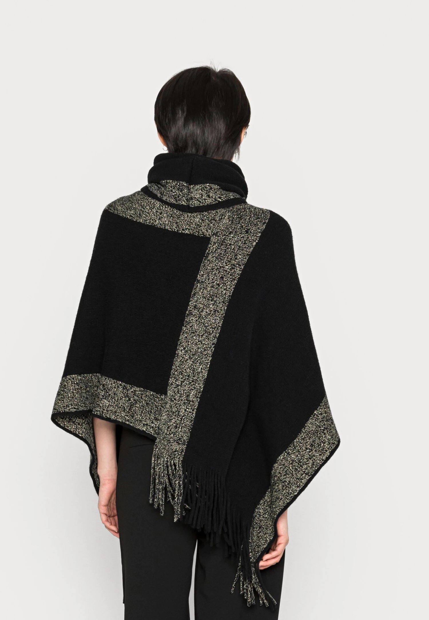 Anna Field Poncho - Black / Gold 3 Anna Field Poncho - Black / Gold - Imagen 3